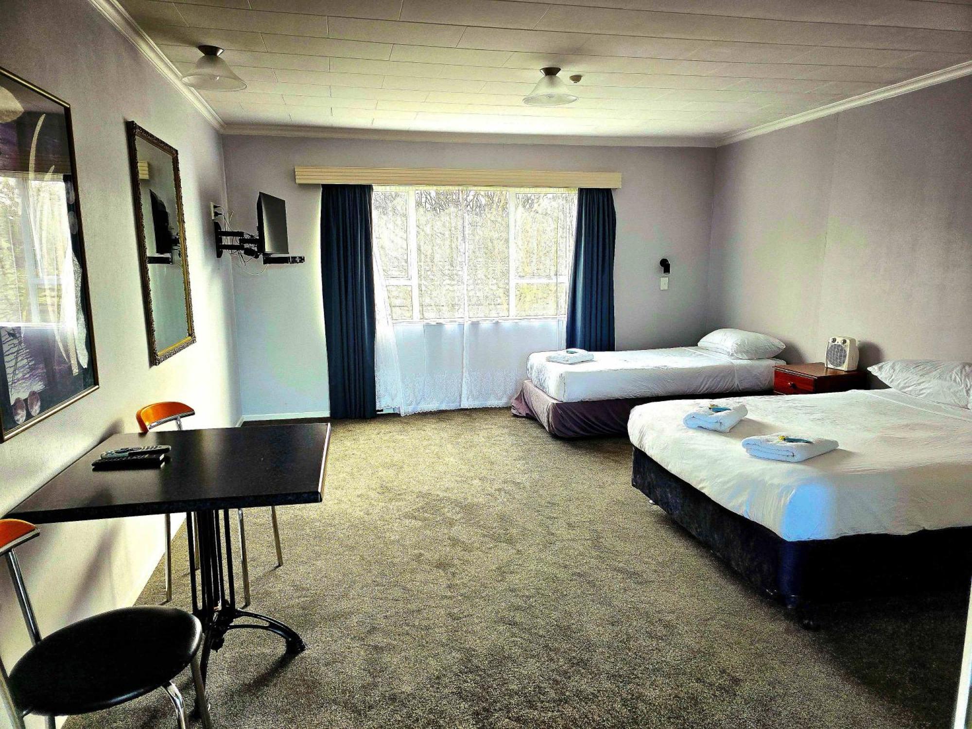 Putaruru Arms Motor Inn エクステリア 写真